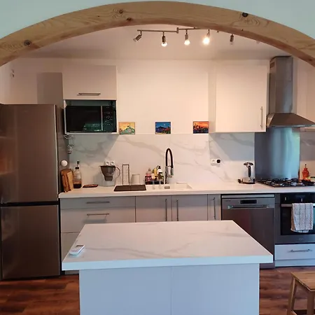 Peaceful 2 Bedroom In St Raphael *